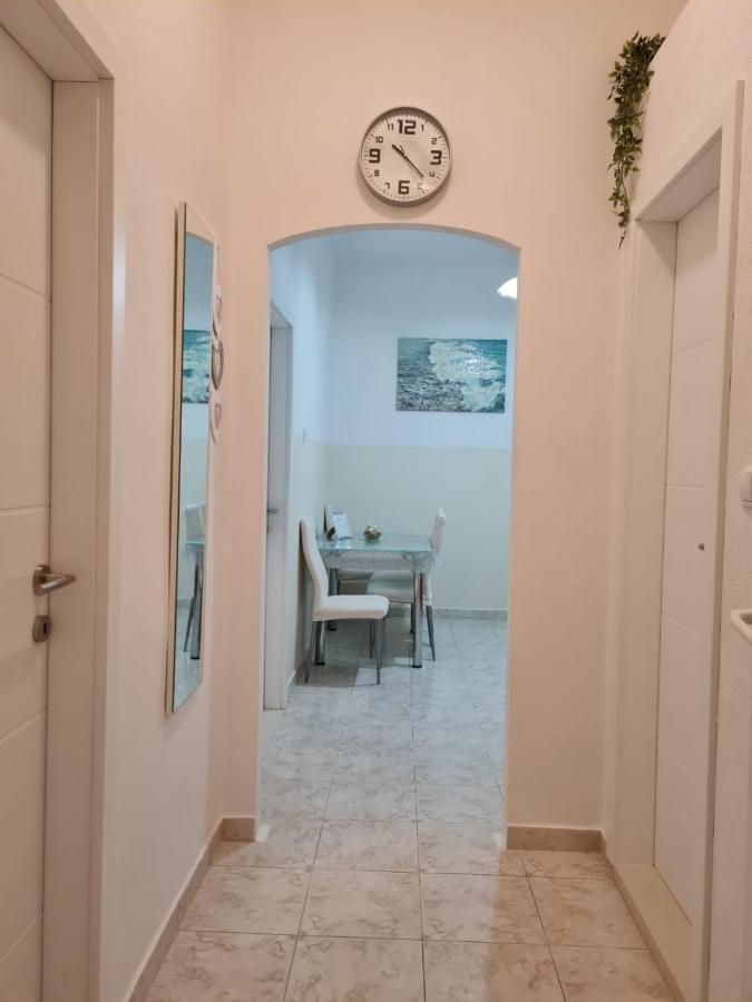 Lovely Apartment Omiš Eksteriør billede