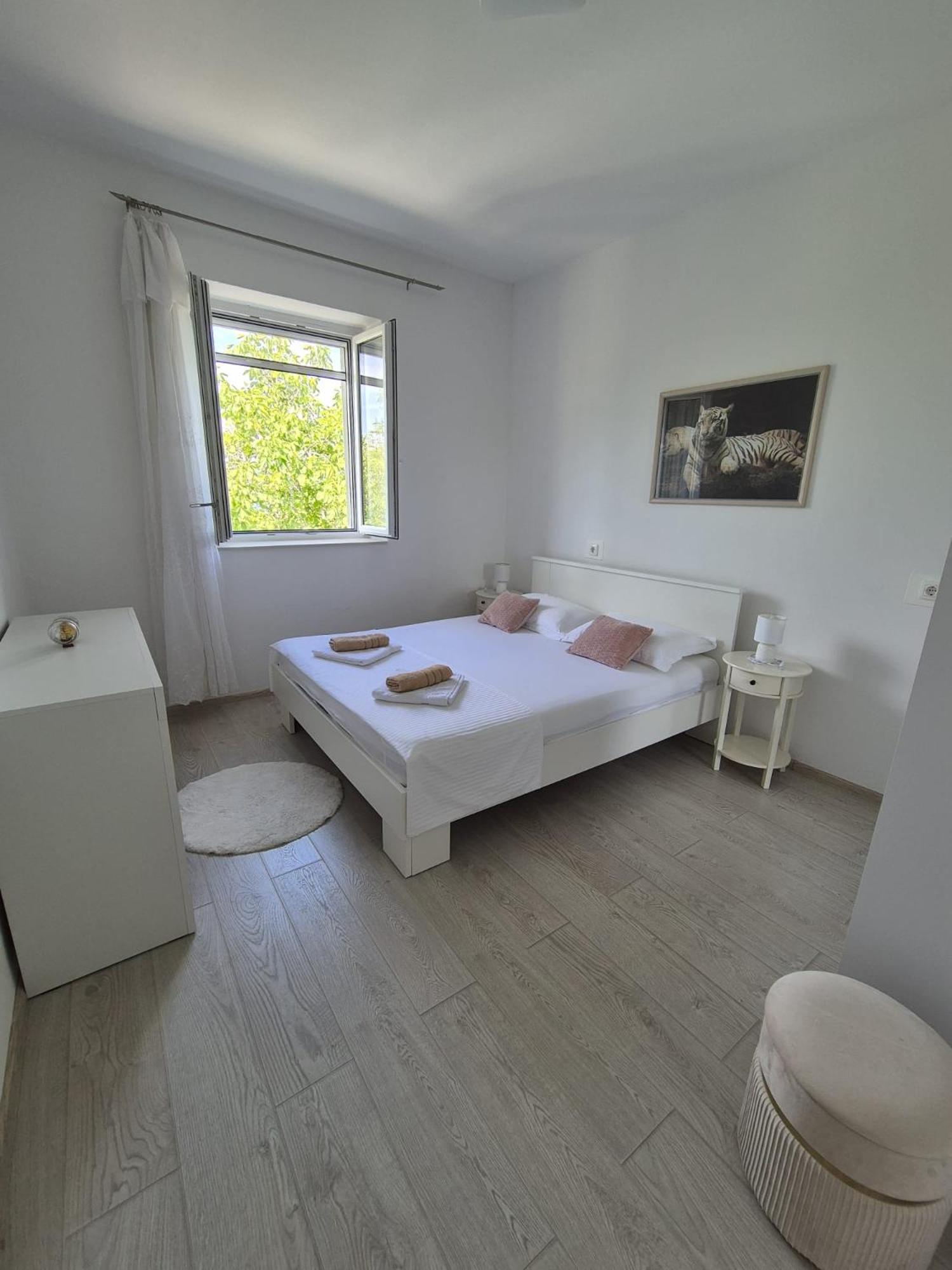 Lovely Apartment Omiš Eksteriør billede